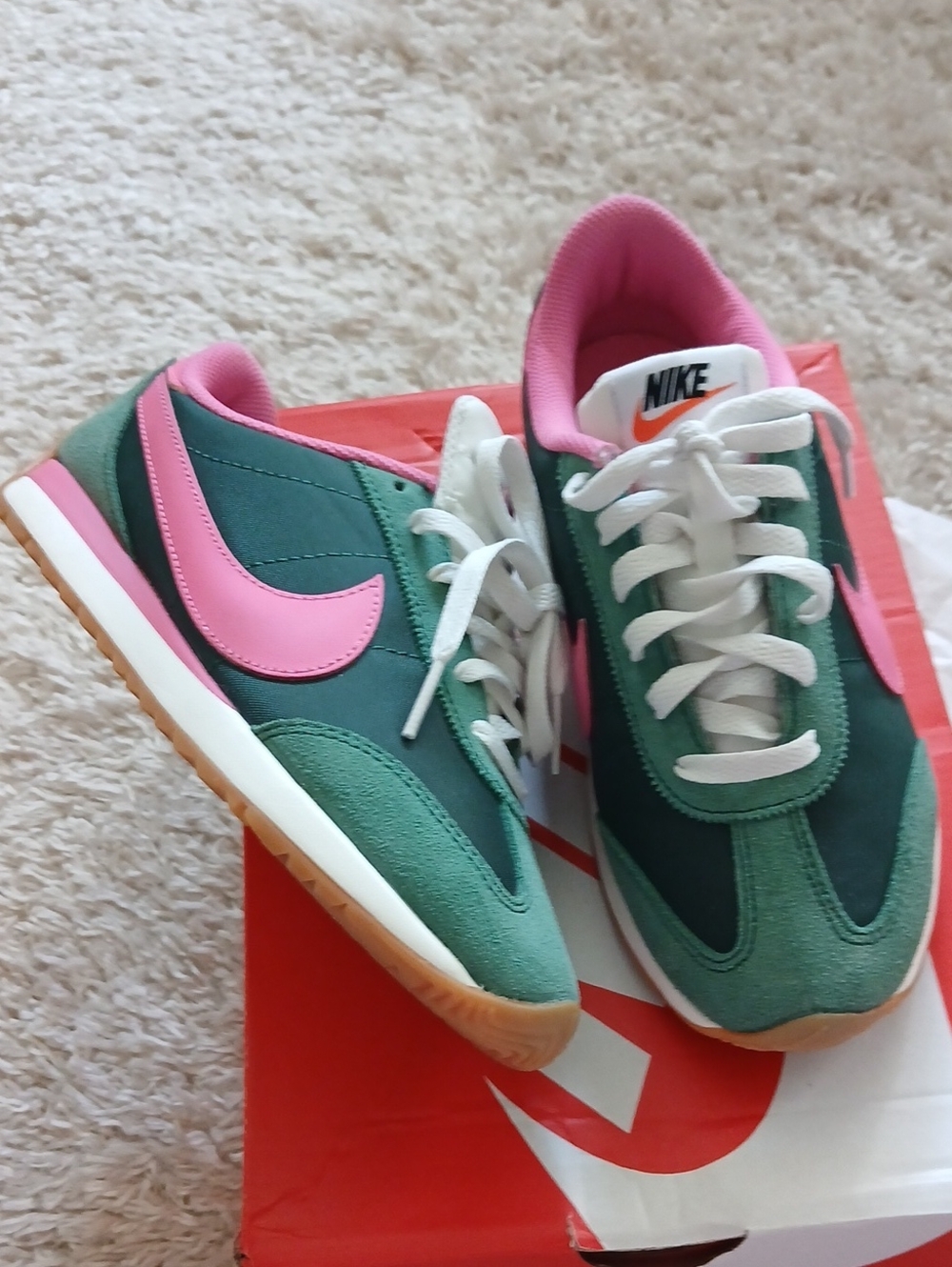NWOT NIKE TENNIS